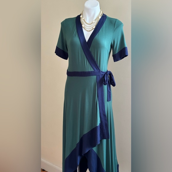 BCBG Blue & Green Asymmetrical Handkerchief Wrap Sz. S - Picture 1 of 13